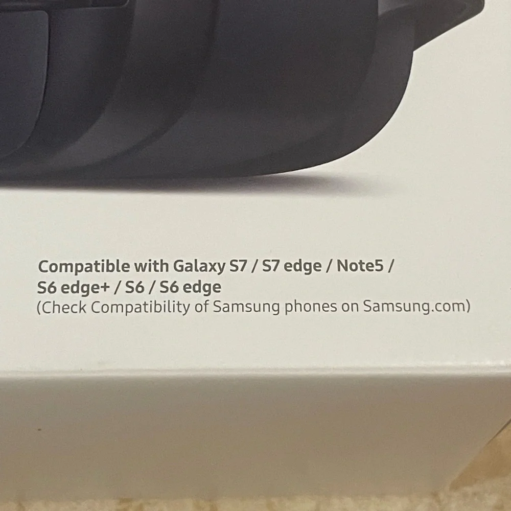 Samsung gear VR virtual reality oculus headset new in box